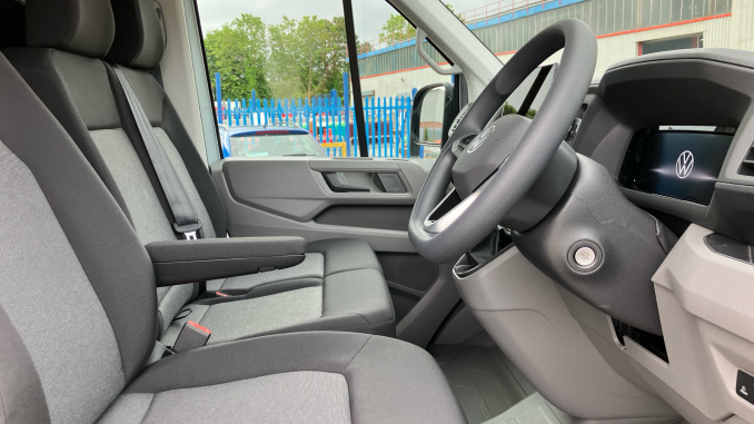 Volkswagen Crafter Cr35 Mwb Diesel Fwd 2.0 TDI 140PS Commerce Plus High Roof Van - Image 15